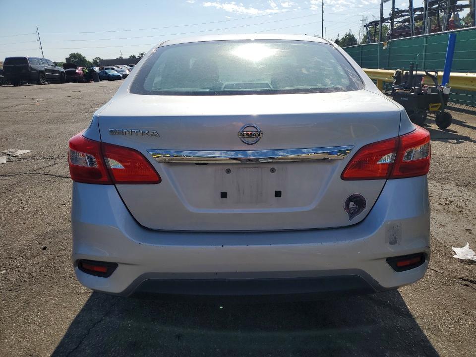 62215226 :رقم المزاد ، 3N1AB7AP5JY298798 vin ، 2018 Nissan Sentra مزاد بيع