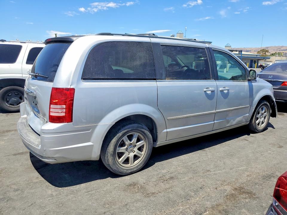61942226 :رقم المزاد ، 2A4RR5D12AR450683 vin ، 2010 Chrysler Town & Country مزاد بيع