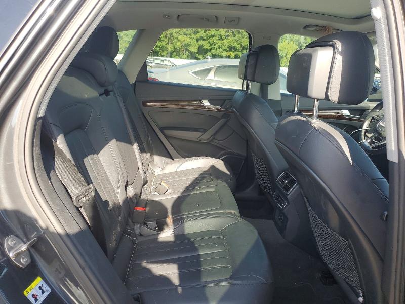 60943836 :رقم المزاد ، WA1BNAFY2J2151533 vin ، 2018 Audi Q5 مزاد بيع