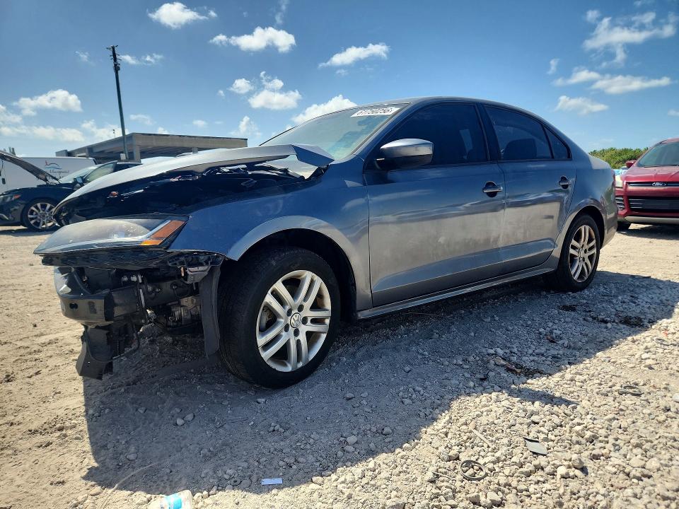 61750256 :رقم المزاد ، 3VW2B7AJ3JM230260 vin ، 2018 Volkswagen Jetta مزاد بيع