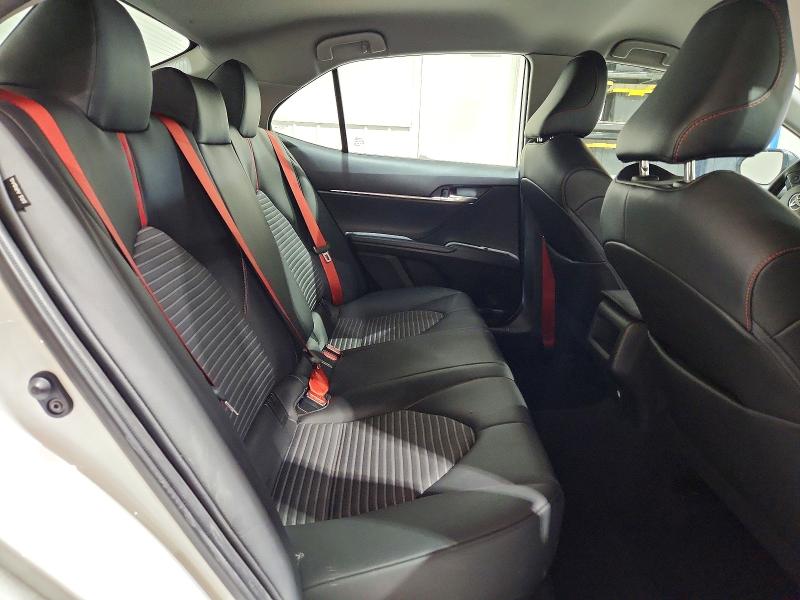 60878756 :رقم المزاد ، 4T1KZ1AK9NU066076 vin ، 2022 Toyota Camry مزاد بيع