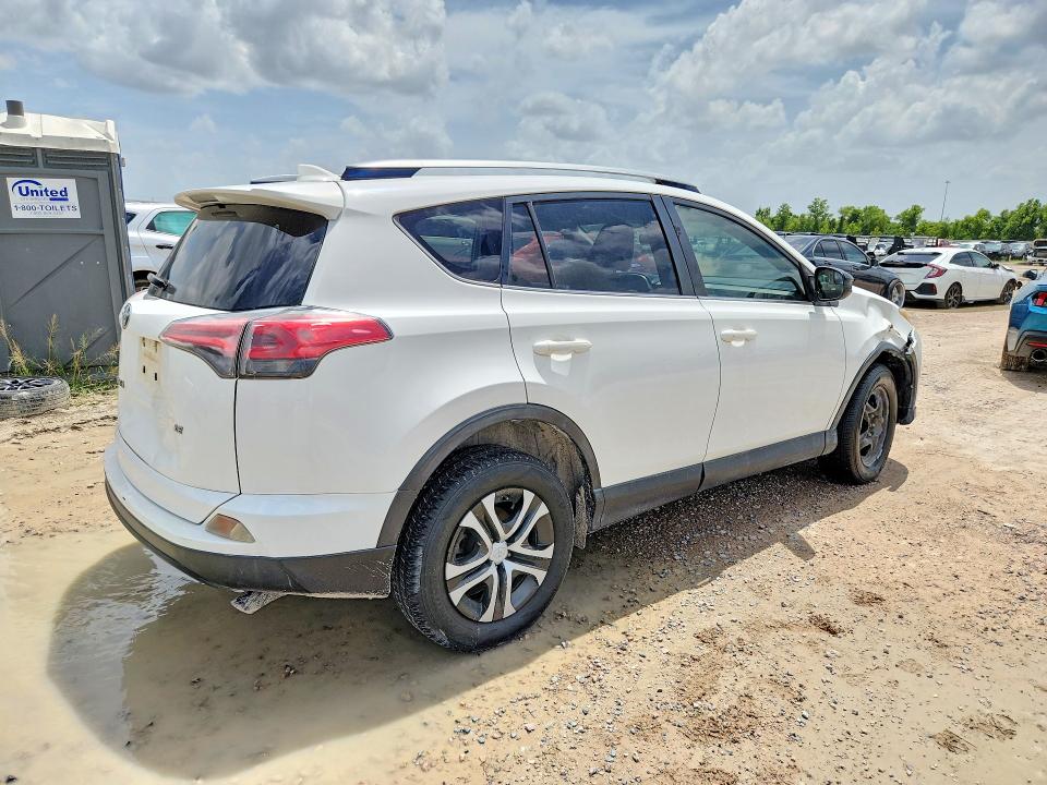 61232656 :رقم المزاد ، JTMZFREV6JJ751890 vin ، 2018 Toyota Rav4 Le مزاد بيع