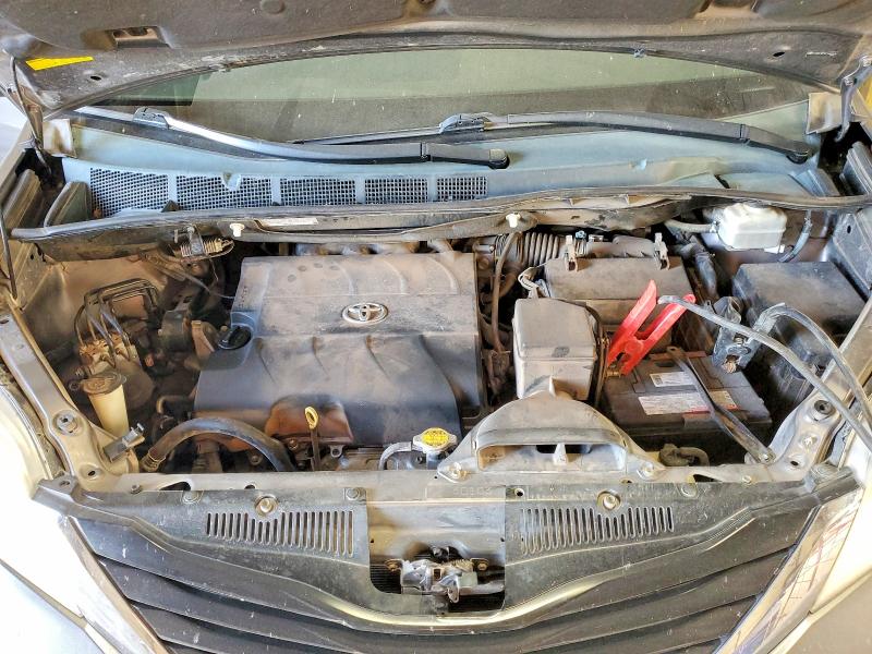 2014 Toyota Sienna მანქანა იყიდება აუქციონზე, vin: 5TDKK3DCXES484028, აუქციონის ნომერი: 62810316