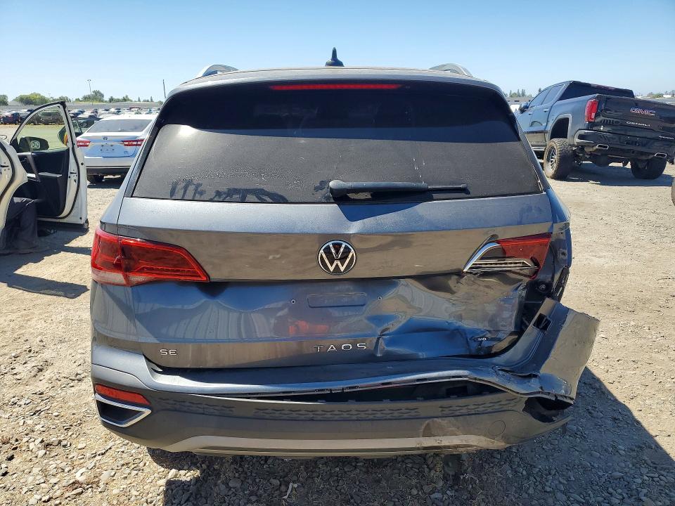 60425336 :رقم المزاد ، 3VVWX7B21NM078855 vin ، 2022 Volkswagen Taos مزاد بيع