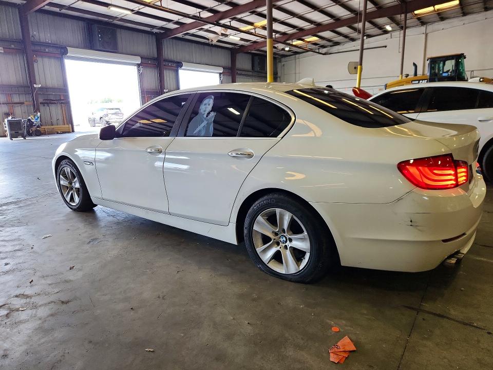 61501726 :رقم المزاد ، WBAFR1C57BC740771 vin ، 2011 Bmw 528 مزاد بيع