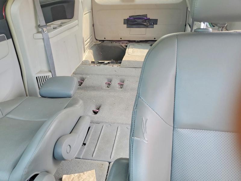 60777266 :رقم المزاد ، 2V4RW3DG4BR641908 vin ، 2011 Volkswagen Routan مزاد بيع