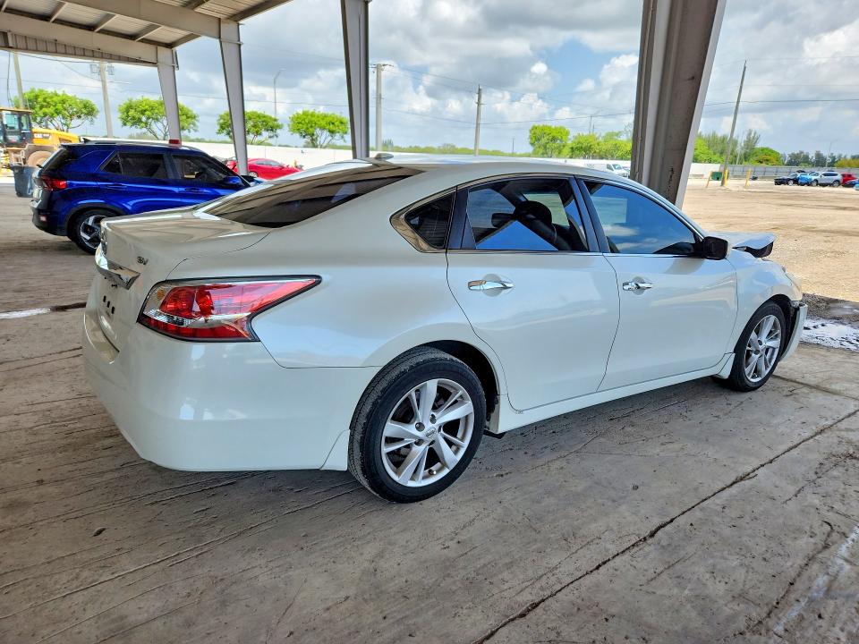2015 Nissan Altima მანქანა იყიდება აუქციონზე, vin: 1N4AL3AP4FC209943, აუქციონის ნომერი: 60188196