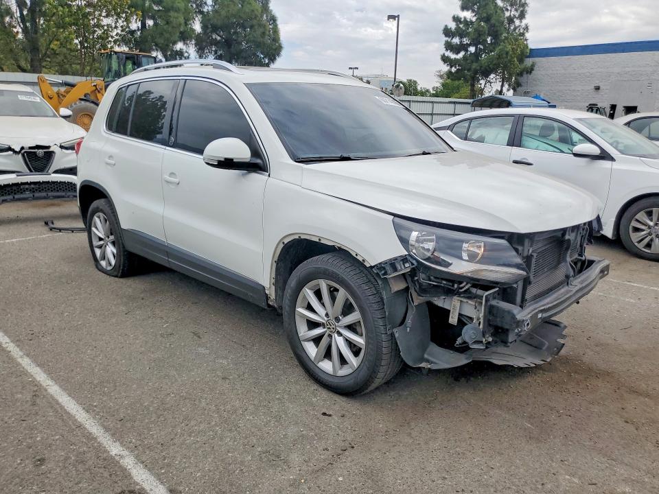 Продаж на аукціоні авто 2017 Volkswagen Tiguan, vin: WVGRV7AXXHK012083, номер лоту: 60714316