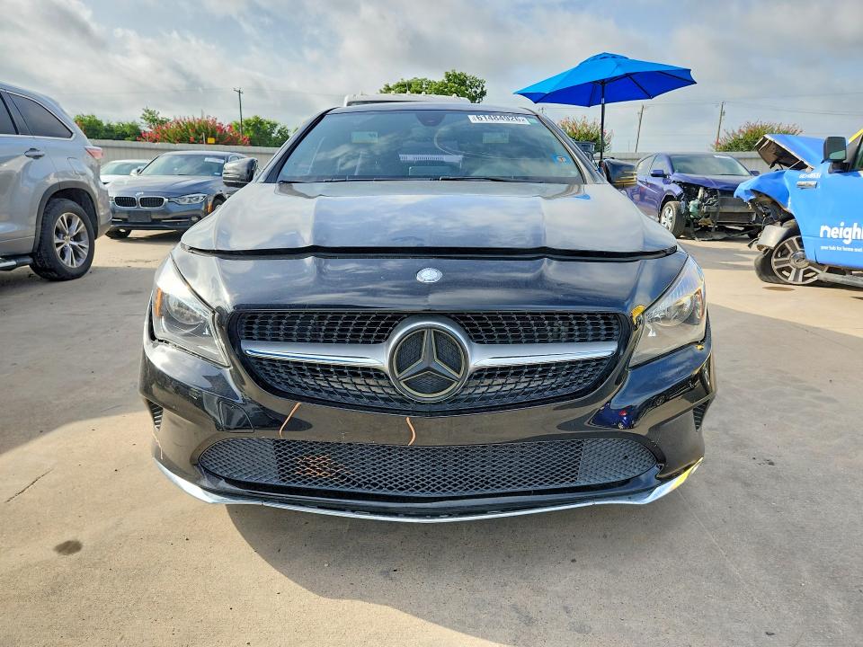 61484926 :رقم المزاد ، WDDSJ4EB8HN421122 vin ، 2017 Mercedes-benz Cla مزاد بيع