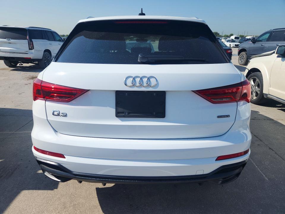 61635476 :رقم المزاد ، WA1DECF37M1045761 vin ، 2021 Audi Q3 مزاد بيع