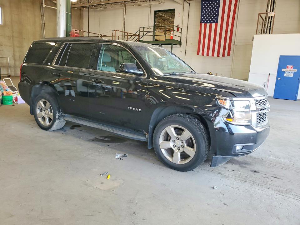 62944136 :رقم المزاد ، 1GNSKBKCXFR293701 vin ، 2015 Chevrolet Tahoe مزاد بيع