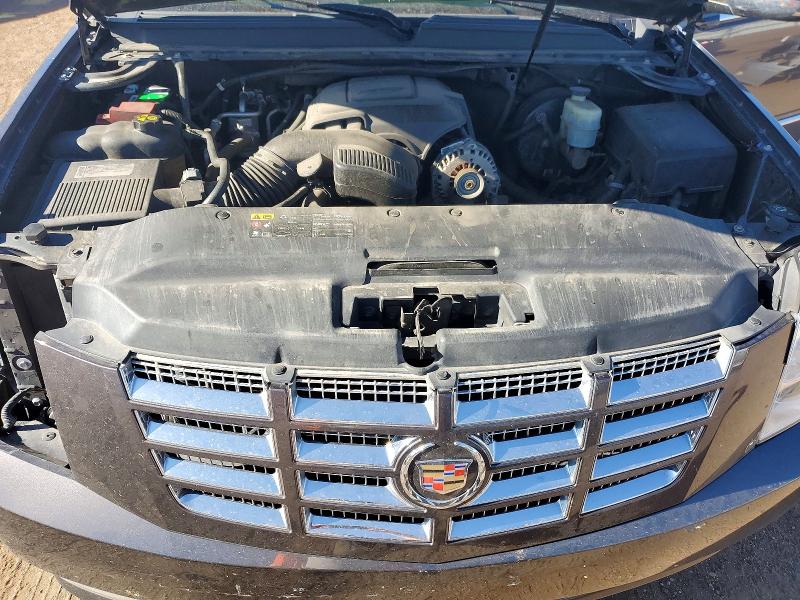 2011 Cadillac Escalade მანქანა იყიდება აუქციონზე, vin: 1GYS4JEF7BR306573, აუქციონის ნომერი: 61060096