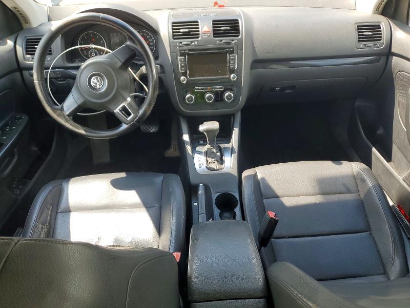 61138516 :رقم المزاد ، 3VWRX7AJ3AM065679 vin ، 2010 Volkswagen Jetta مزاد بيع