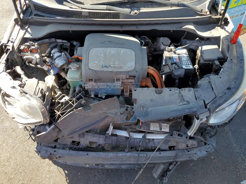 60870746 :رقم المزاد ، KNDJX3AE7J7032271 vin ، 2018 Kia Soul Ev مزاد بيع