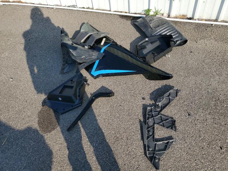 60861996 :رقم المزاد ، 57XAARHB8L8137311 vin ، 2020 Polaris Slingshot مزاد بيع