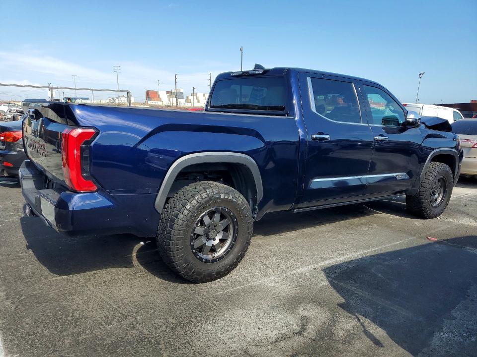 Продажа на аукционе авто 2022 Toyota Tundra, vin: 5TFMA5BC9NX001519, номер лота: 61038676