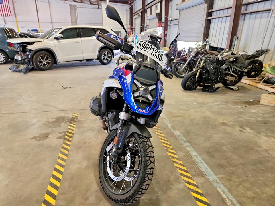 59601336 :رقم المزاد ، WB10M2305S6L52869 vin ، 2025 Bmw R 1300 مزاد بيع