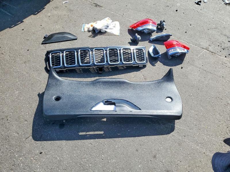 61552186 :رقم المزاد ، 1C4RJEBG0KC656292 vin ، 2019 Jeep Grand Cherokee مزاد بيع