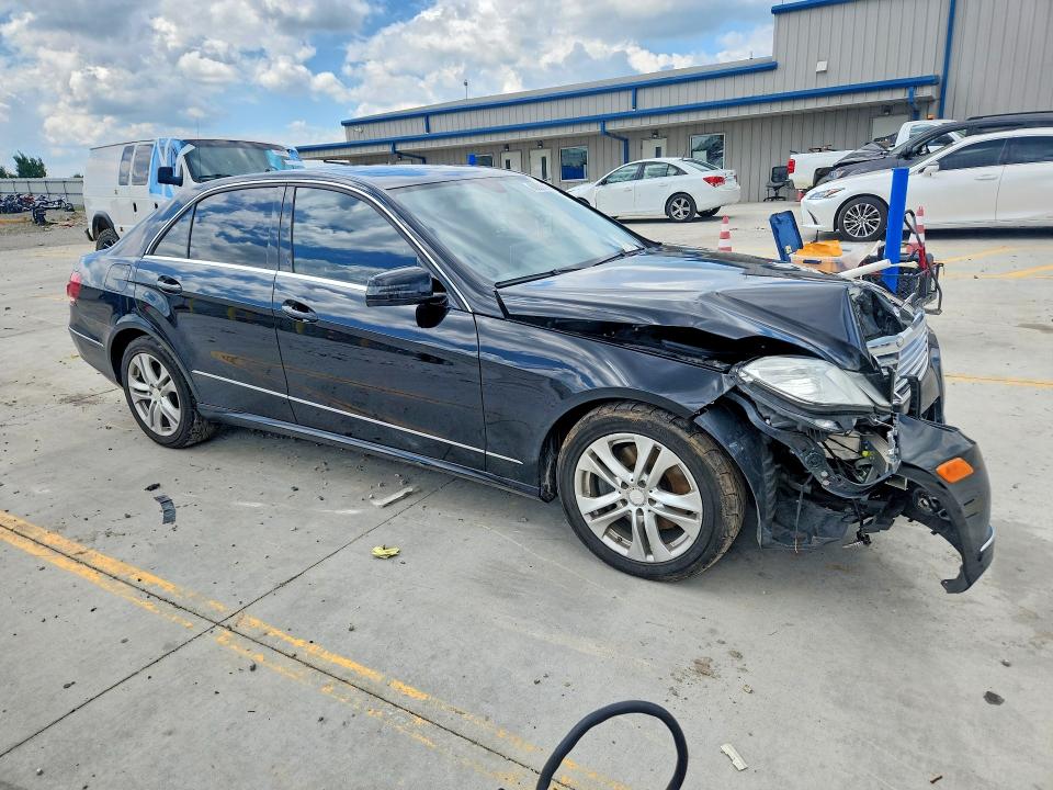 60837676 :رقم المزاد ، WDDHF5GB0BA438171 vin ، 2011 Mercedes-benz E مزاد بيع