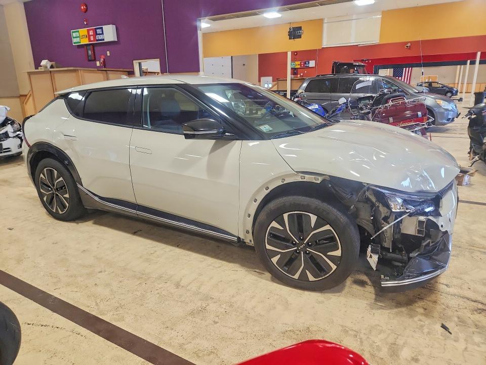 Продажа на аукционе авто 2023 Kia Ev6, vin: KNDC34LA8P5129827, номер лота: 62992486