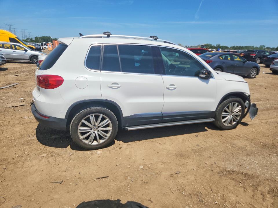 2014 Volkswagen Tiguan მანქანა იყიდება აუქციონზე, vin: WVGBV3AX5EW526812, აუქციონის ნომერი: 62874126