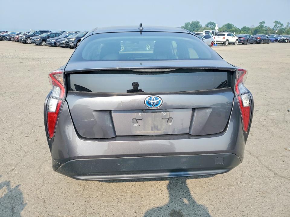 60928866 :رقم المزاد ، JTDKBRFU7J3592532 vin ، 2018 Toyota Prius مزاد بيع