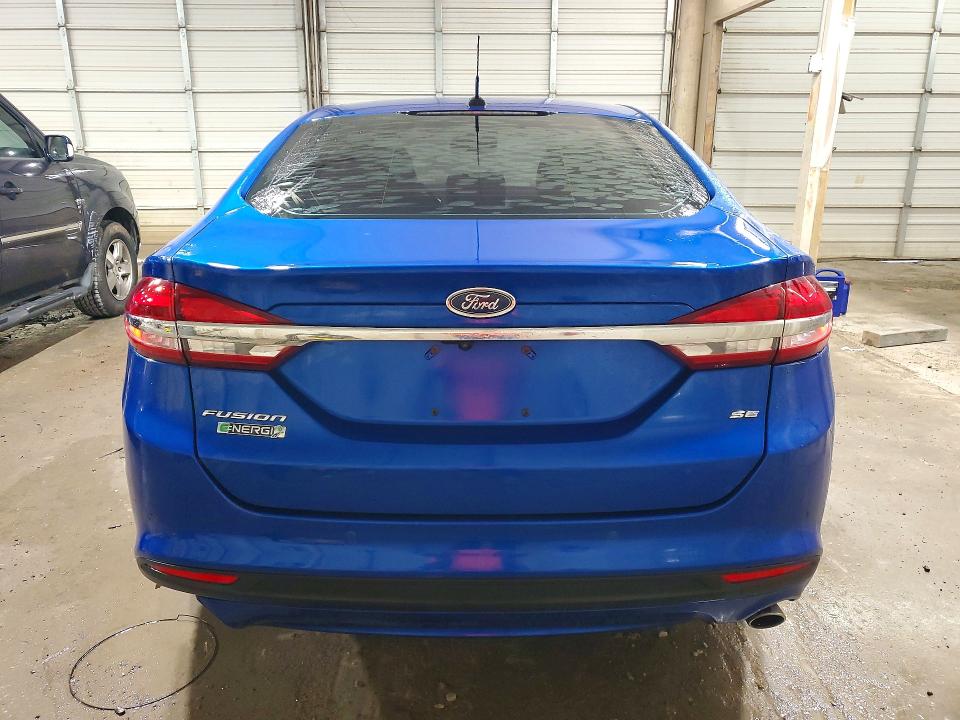62454256 :رقم المزاد ، 3FA6P0PU6HR390036 vin ، 2017 Ford Fusion مزاد بيع