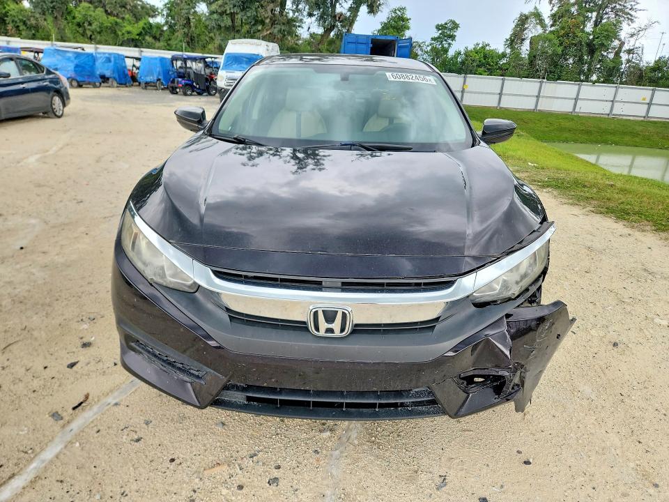 60882456 :رقم المزاد ، 19XFC2F59GE043026 vin ، 2016 Honda Civic مزاد بيع