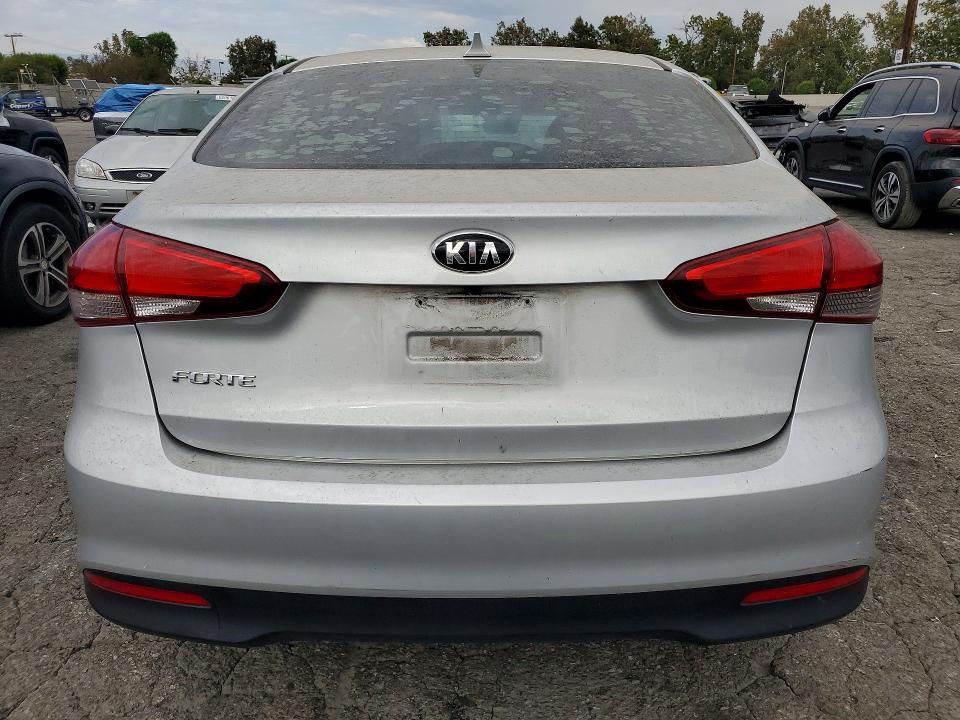 2017 Kia Forte მანქანა იყიდება აუქციონზე, vin: 3KPFL4A70HE098731, აუქციონის ნომერი: 61209796