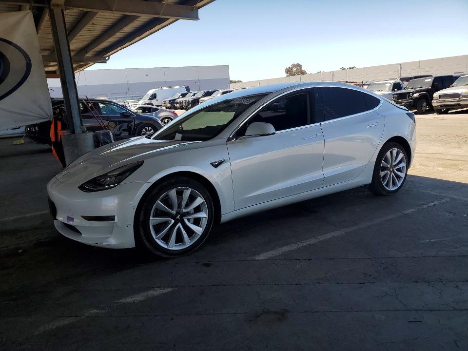 Auction sale of the 2018 Tesla Model 3, vin: 5YJ3E1EA7JF164662, lot number: 60363166