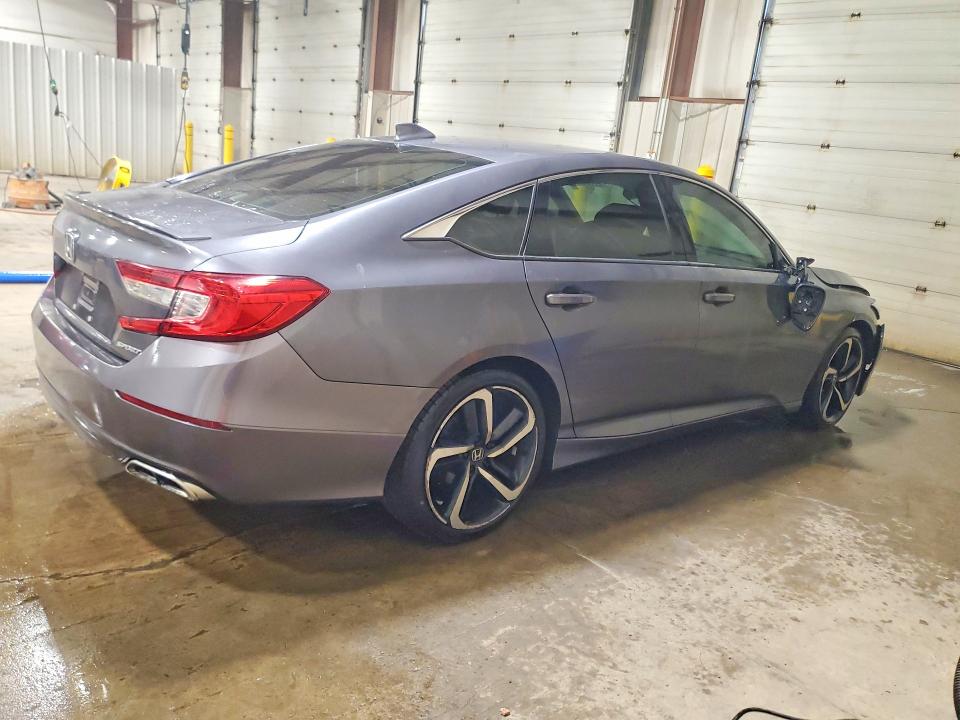 Продаж на аукціоні авто 2018 Honda Accord, vin: 1HGCV1F32JA007308, номер лоту: 61705246