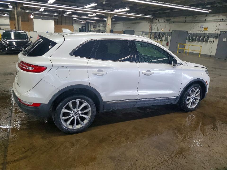 Продажа на аукционе авто 2017 Lincoln Mkc, vin: 5LMCJ2D99HUL12586, номер лота: 61870106