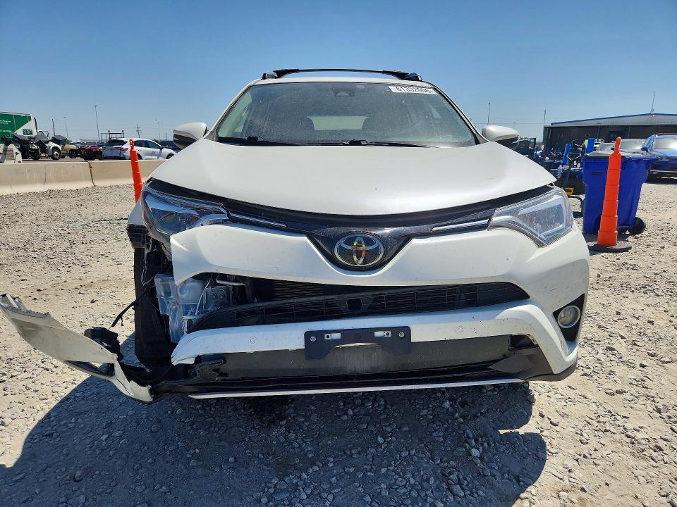61332006 :رقم المزاد ، JTMDFREV0JJ240265 vin ، 2018 Toyota Rav4 مزاد بيع