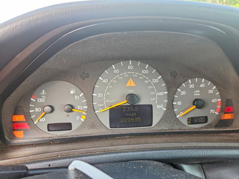 2001 Mercedes-benz Clk მანქანა იყიდება აუქციონზე, vin: WDBLK70G81T056523, აუქციონის ნომერი: 60815746