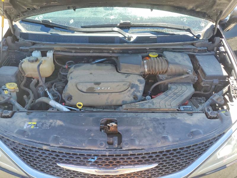 60761256 :رقم المزاد ، 2C4RC1GG0HR525746 vin ، 2017 Chrysler Pacifica مزاد بيع