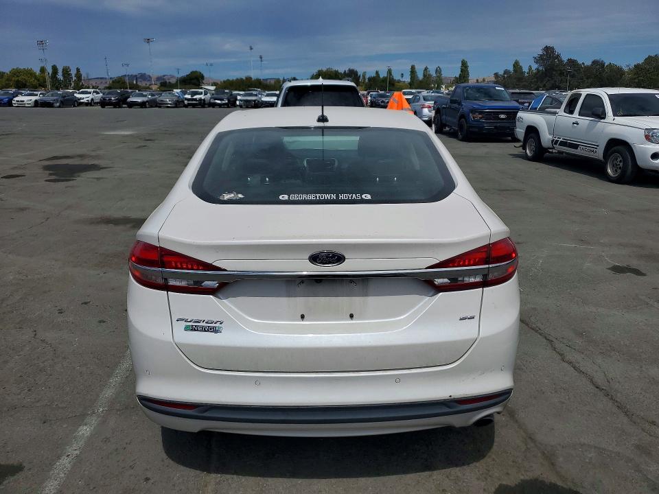 60626286 :رقم المزاد ، 3FA6P0PU9HR277584 vin ، 2017 Ford Fusion مزاد بيع