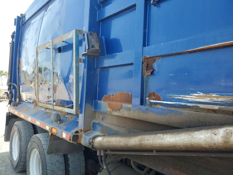 61314986 :رقم المزاد ، 1M2K195C53M021917 vin ، 2003 Mack 600 مزاد بيع