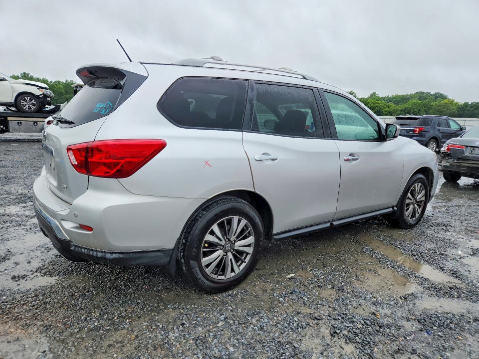 61934766 :رقم المزاد ، 5N1DR2MN3JC638053 vin ، 2018 Nissan Pathfinder مزاد بيع