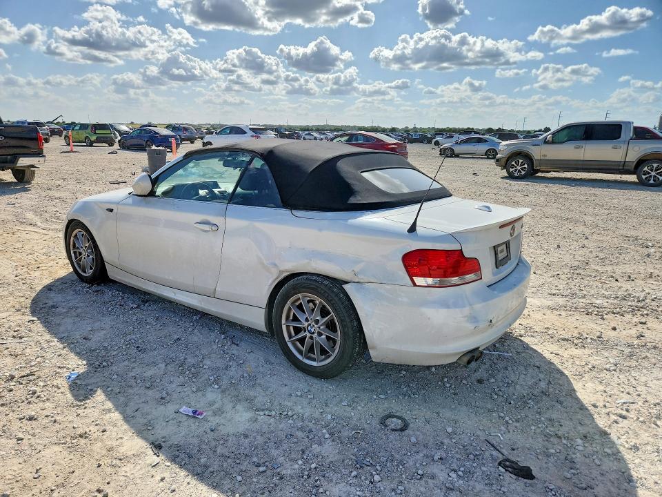 60488706 :رقم المزاد ، WBAUN1C54AVH81819 vin ، 2010 Bmw 128 مزاد بيع