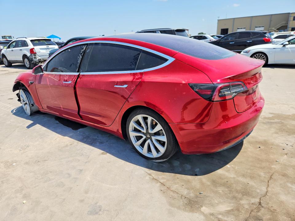 62431576 :رقم المزاد ، 5YJ3E1EA5JF015439 vin ، 2018 Tesla Model 3 مزاد بيع