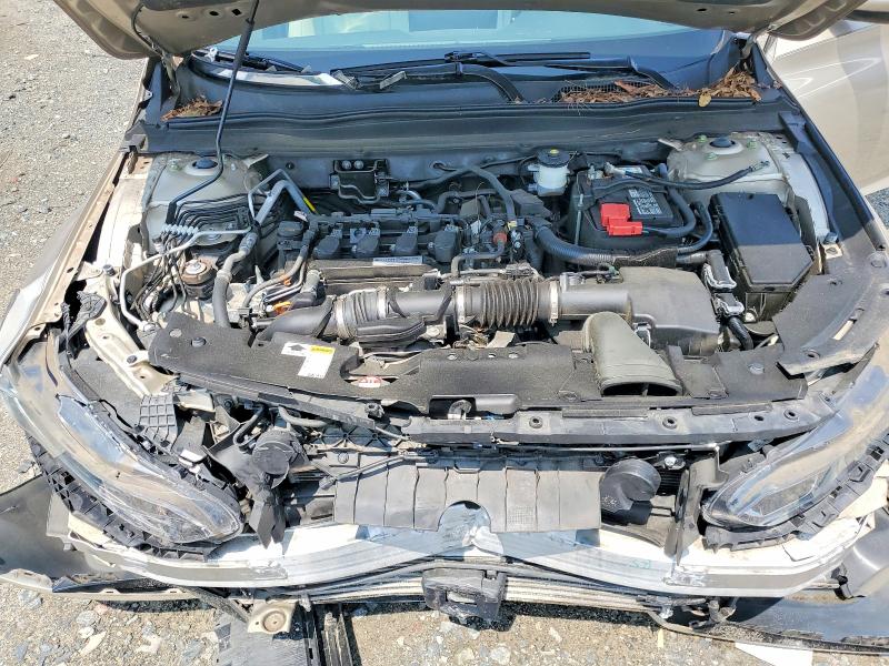 61823546 :رقم المزاد ، 1HGCV1F13JA117959 vin ، 2018 Honda Accord مزاد بيع