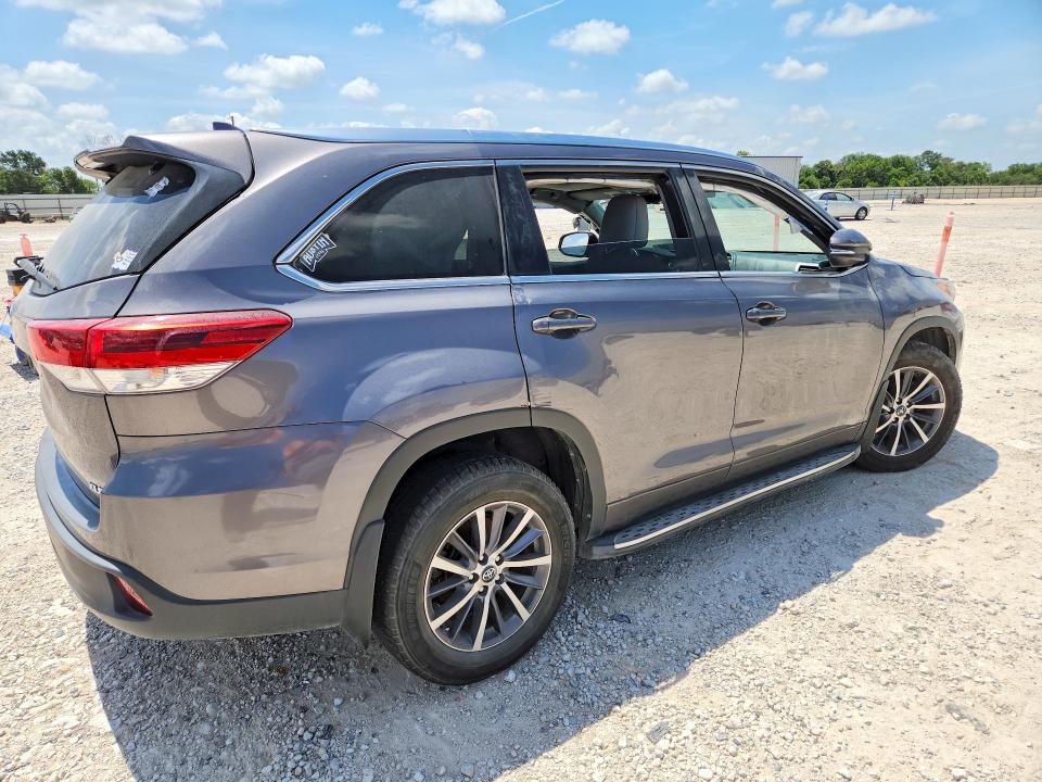 59838426 :رقم المزاد ، 5TDKZRFHXJS549736 vin ، 2018 Toyota Highlander مزاد بيع
