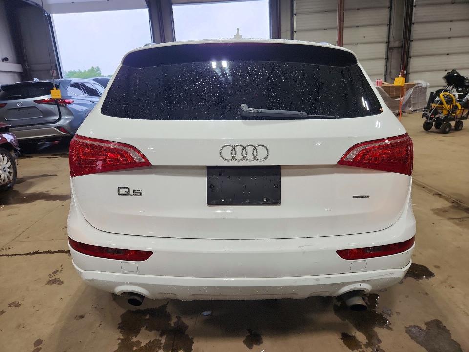59241126 :رقم المزاد ، WA1CFAFP8CA122457 vin ، 2012 Audi Q5 مزاد بيع