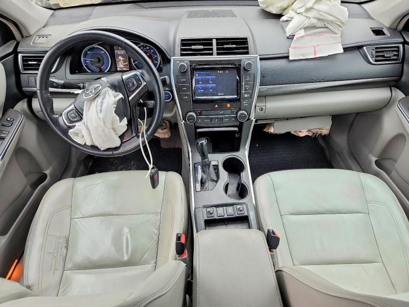 60695536 :رقم المزاد ، 4T1BD1FK3FU172886 vin ، 2015 Toyota Camry Hybrid مزاد بيع