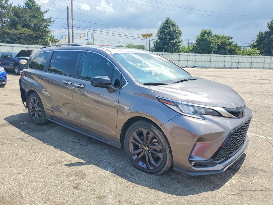 2022 Toyota Sienna მანქანა იყიდება აუქციონზე, vin: 5TDDRKEC1NS106676, აუქციონის ნომერი: 61816966