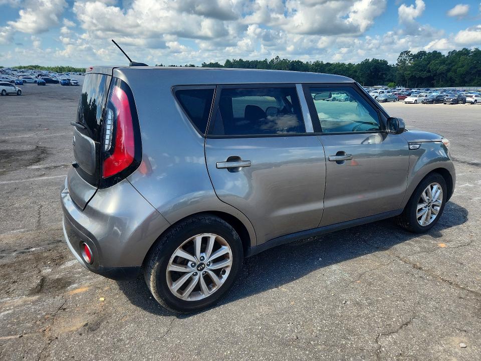 60449426 :رقم المزاد ، KNDJP3A53J7536221 vin ، 2018 Kia Soul مزاد بيع