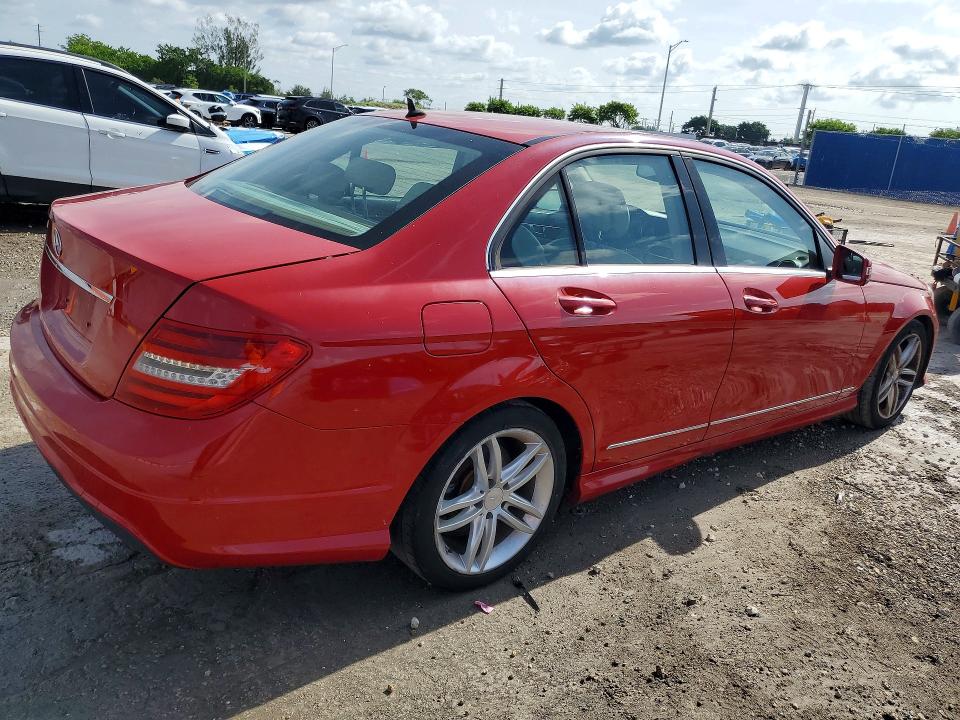 63168786 :رقم المزاد ، WDDGF4HB6ER307790 vin ، 2014 Mercedes-benz C مزاد بيع