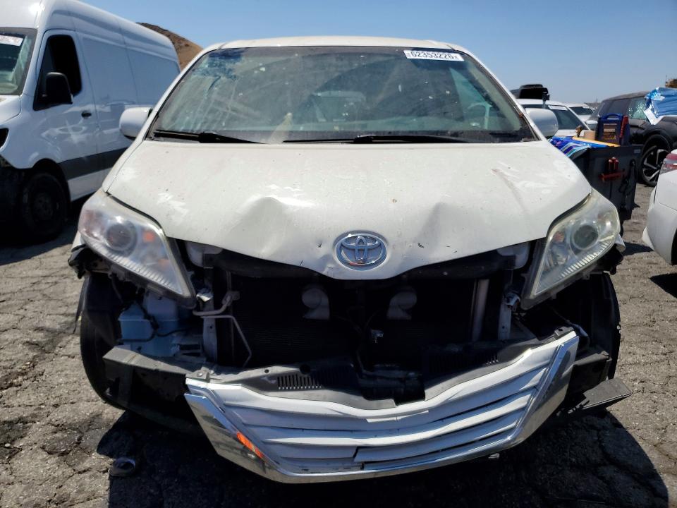 Продаж на аукціоні авто 2015 Toyota Sienna, vin: 5TDKK3DC5FS567500, номер лоту: 62353226