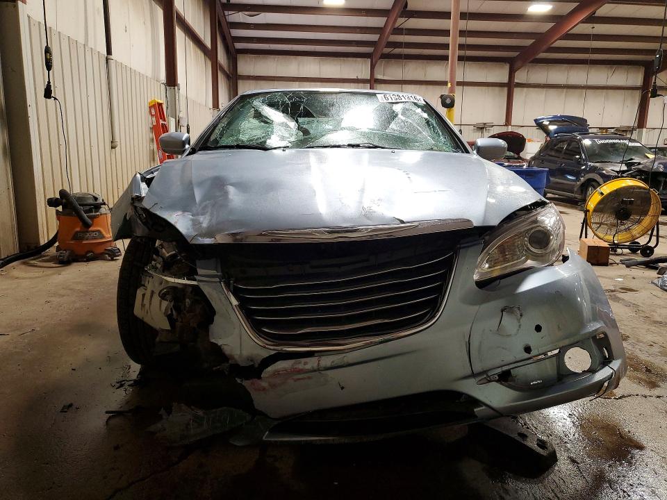 Продажа на аукционе авто 2013 Chrysler 200, vin: 1C3BCBEB7DN736162, номер лота: 61981316