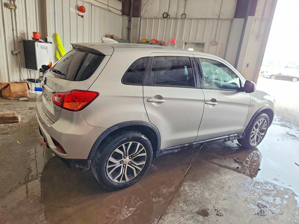 61346716 :رقم المزاد ، JA4AP3AU9JZ013520 vin ، 2018 Mitsubishi Outlander Sport مزاد بيع